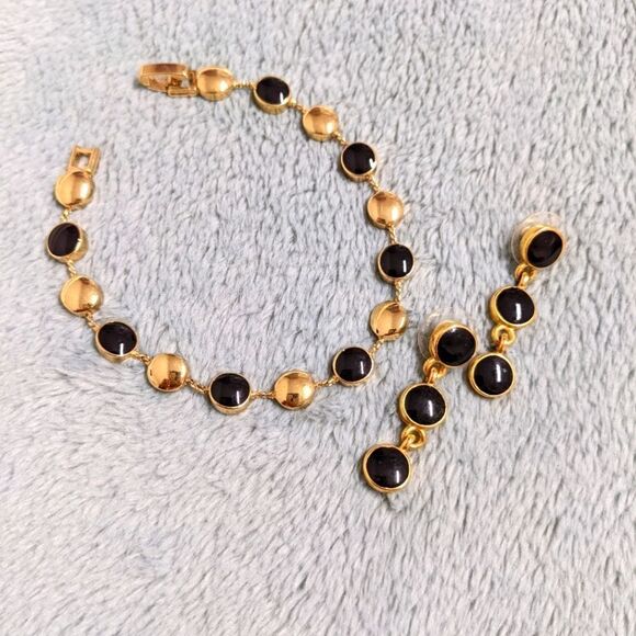 Vintage 1990's Black & Goldtone Bracelet and Pierced Earring Set - Picture 2 of 11